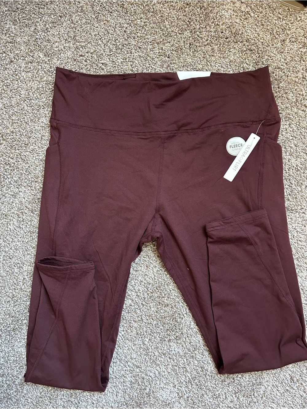 Ultra Flirt Leggings in Burgundy
